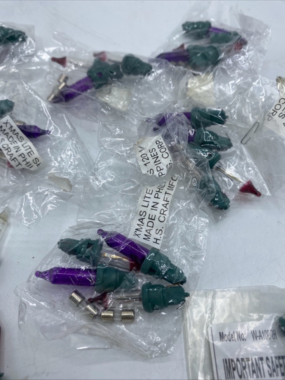 Christmas Bulb Replacement Bulbs. Approx 50 Colored & White Lights Fuses Purple - Picture 2 of 8